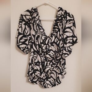 Chico's Size 2 Black and White Leaf Print Women's Linen Top
